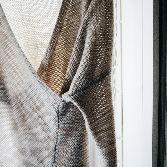 sweater - Picture 3 of 3